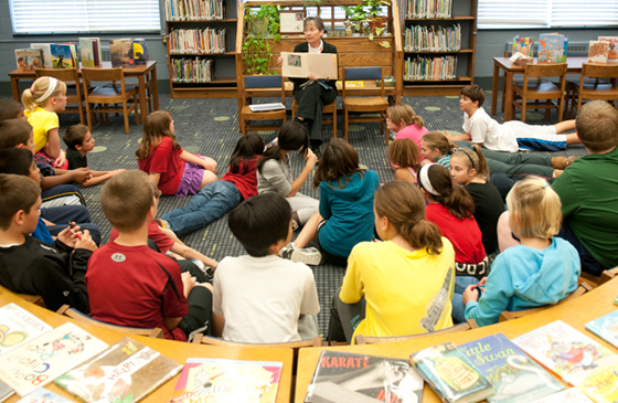 reading to students